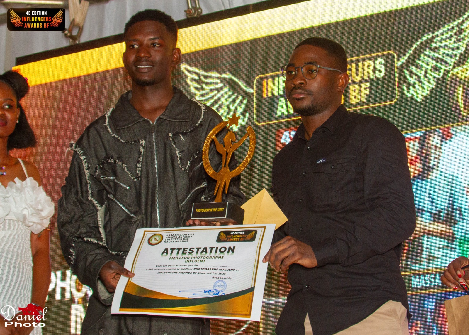 IBD Photography avec son prix du Meilleur Photographe Influent du Burkina Faso 2025